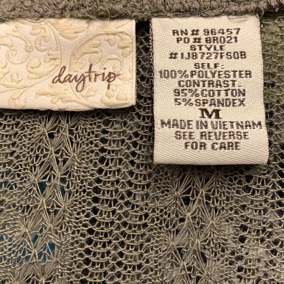 😍 Daytrip Semi see through gorgeous short sleeve cardigan with buttons M - Picture 4 of 12